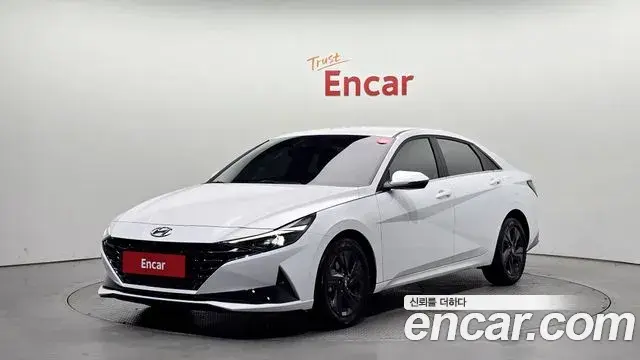 Hyundai The New Avante Hybrid 2021 — Photo 19/20