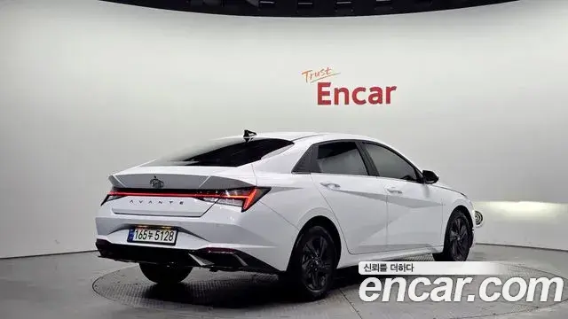 Hyundai The New Avante Hybrid 2021 — Photo 14/20