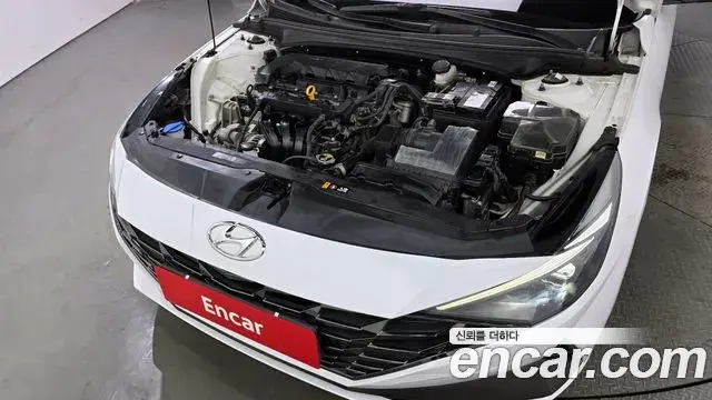 Hyundai The New Avante Hybrid 2021 — Photo 2/20