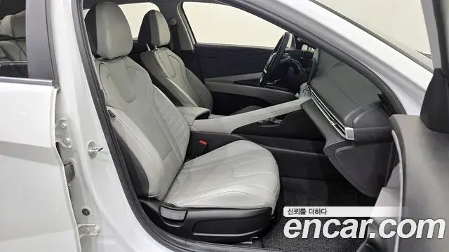 Hyundai The New Avante Hybrid 2021 — Photo 16/20