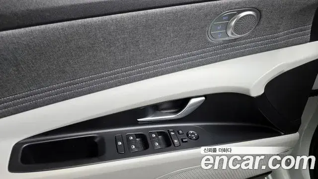 Hyundai The New Avante Hybrid 2021 — Photo 18/20