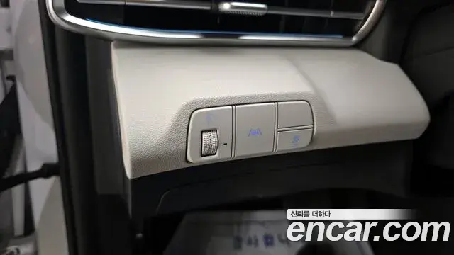 Hyundai The New Avante Hybrid 2021 — Photo 8/20