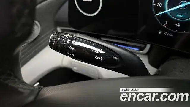 Hyundai The New Avante Hybrid 2021 — Photo 1/20