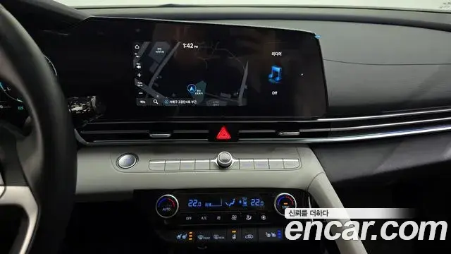 Hyundai The New Avante Hybrid 2021 — Photo 17/20