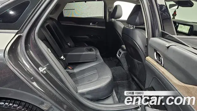 Kia K5 2023 — Şəkil 8/20