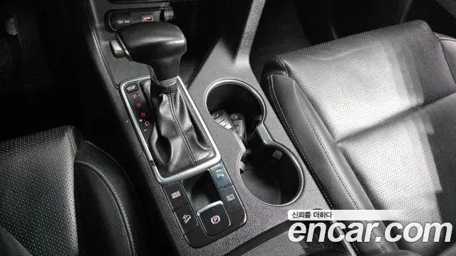 Kia Sportage The Bold 2018 — ფოტო 19/20