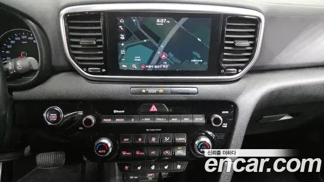 Kia Sportage The Bold 2018 — ფოტო 13/20