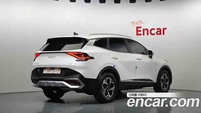 Kia Sportage 2022 — ფოტო 18/20