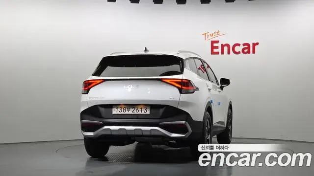Kia Sportage 2022 — ფოტო 11/20