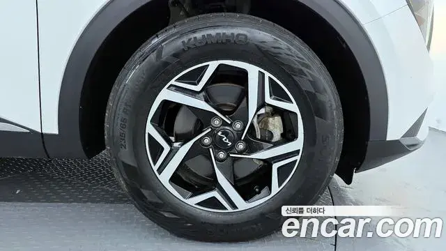 Kia Sportage 2022 — ფოტო 6/20