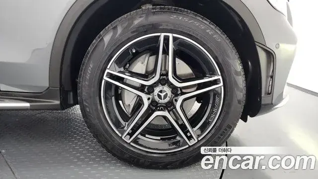 Mercedes-Benz GLC-Class 2022 — Photo 16/20