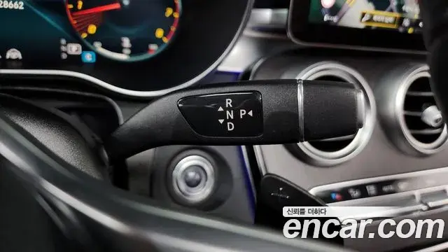 Mercedes-Benz GLC-Class 2022 — Photo 2/20