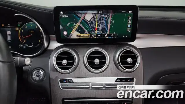 Mercedes-Benz GLC-Class 2022 — Photo 9/20