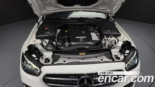 Mercedes-Benz E-Class 2023 — Şəkil 4/20