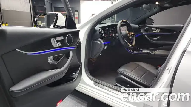 Mercedes-Benz E-Class 2023 — Şəkil 10/20