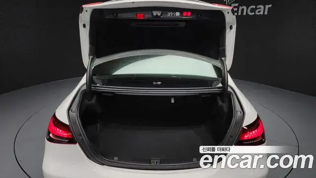 Mercedes-Benz E-Class 2023 — Şəkil 20/20