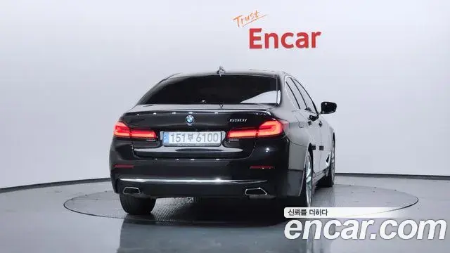 BMW 5 Series 2020 — Photo 17/20
