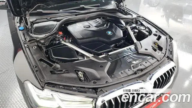 BMW 5 Series 2020 — Photo 12/20
