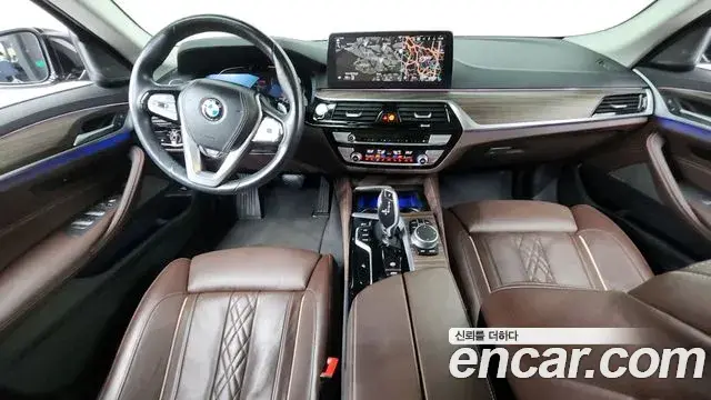 BMW 5 Series 2020 — Photo 13/20
