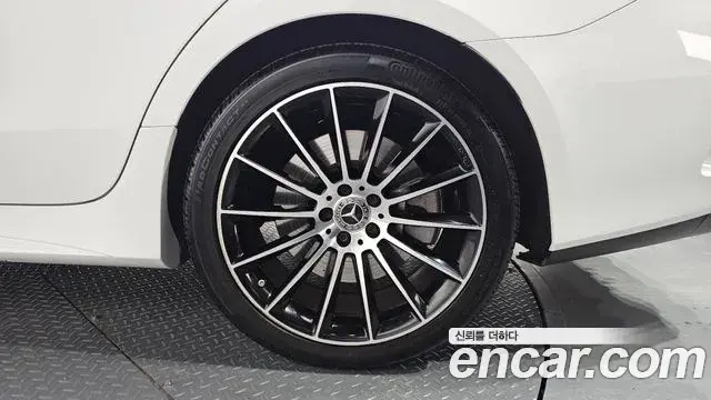 Mercedes-Benz CLS-Class 2021 — Photo 17/20