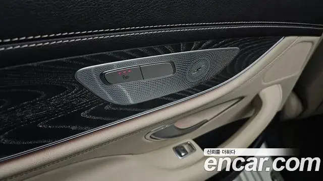 Mercedes-Benz CLS-Class 2021 — Photo 19/20