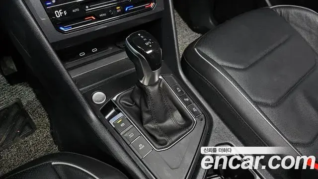 Volkswagen Tiguan Allspace 2023 — Фото 9/20