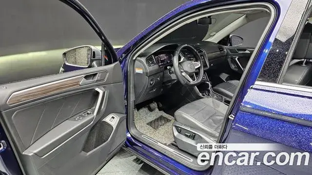 Volkswagen Tiguan Allspace 2023 — Фото 11/20