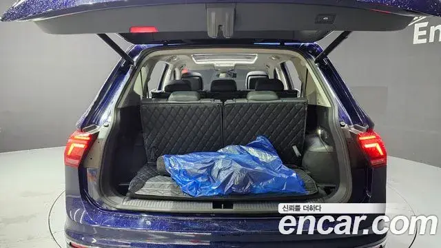 Volkswagen Tiguan Allspace 2023 — Фото 20/20