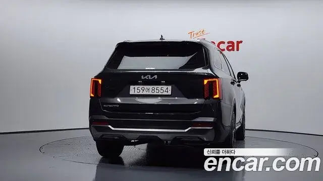 Kia Sorento 2023 — Photo 8/20