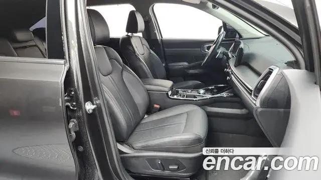 Kia Sorento 2023 — Photo 15/20