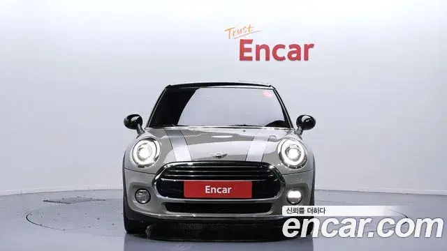 Mini Cooper 2019 — Photo 3/20