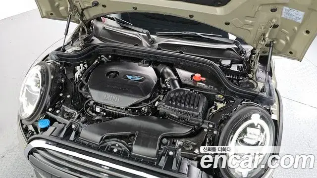 Mini Cooper 2019 — Photo 6/20