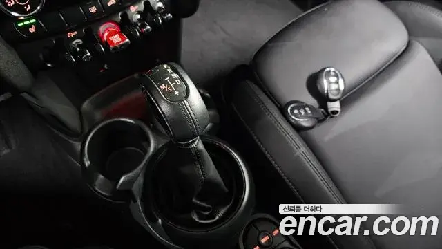 Mini Cooper 2019 — Photo 9/20