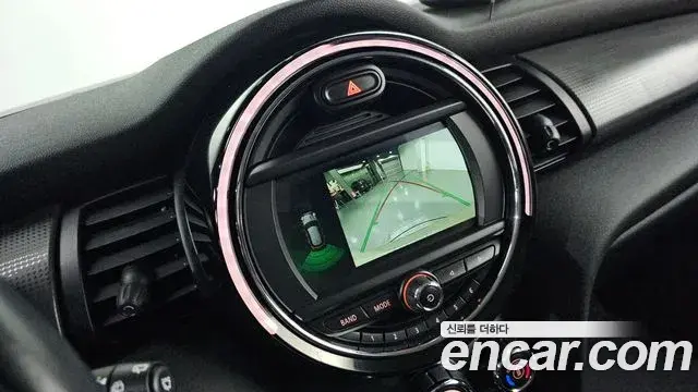 Mini Cooper 2019 — Photo 16/20