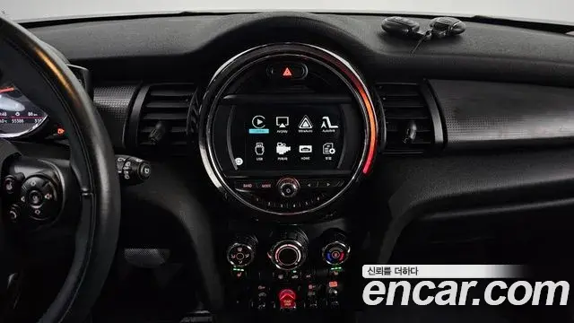Mini Cooper 2019 — Photo 20/20