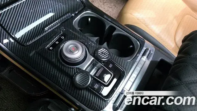 Kia Carnival 2021 — Photo 2/20