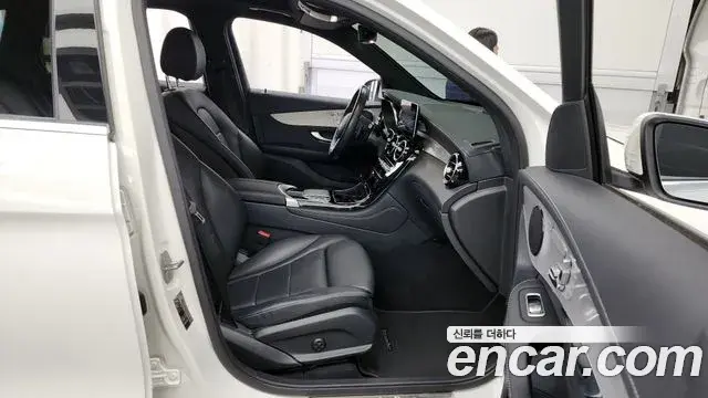Mercedes-Benz GLC-Class 2021 — ფოტო 16/20