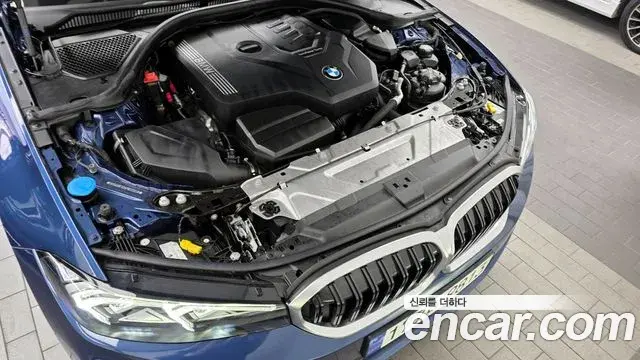 BMW 3 Series 2023 — Photo 10/20