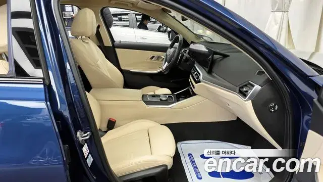 BMW 3 Series 2023 — Photo 14/20