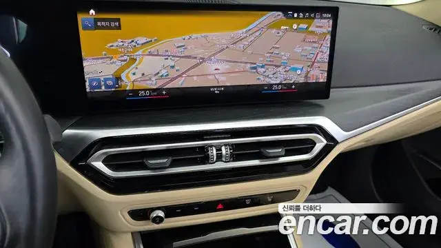 BMW 3 Series 2023 — Photo 12/20