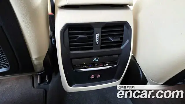 BMW 3 Series 2023 — Photo 18/20