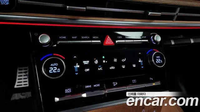 Hyundai Santa Fe 2023 — ფოტო 6/20