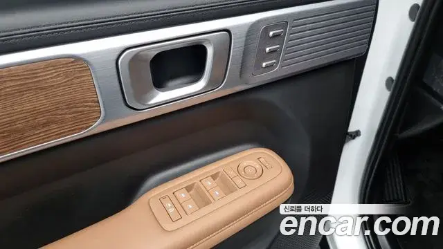Hyundai Santa Fe 2023 — ფოტო 15/20