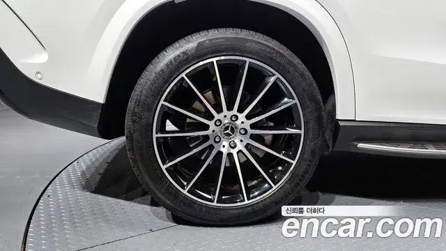 Mercedes-Benz GLE-Class 2022 — Фото 5/20