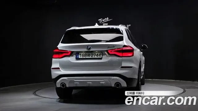 BMW X3 2018 — Şəkil 12/19