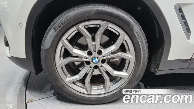 BMW X3 2018 — Şəkil 13/19