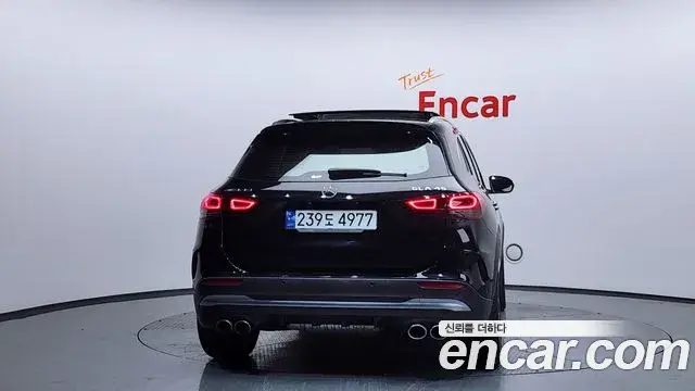 Mercedes-Benz GLA-Class 2023 — Şəkil 12/20