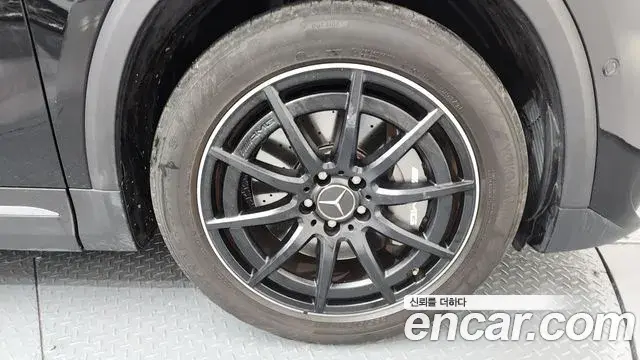 Mercedes-Benz GLA-Class 2023 — Şəkil 17/20