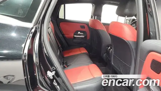 Mercedes-Benz GLA-Class 2023 — Şəkil 14/20
