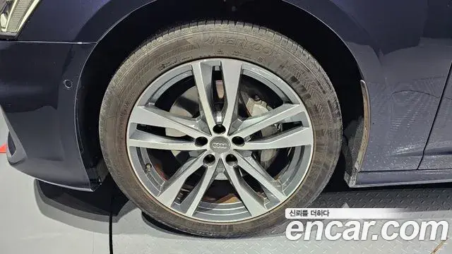 Audi A6 2020 — ფოტო 10/20